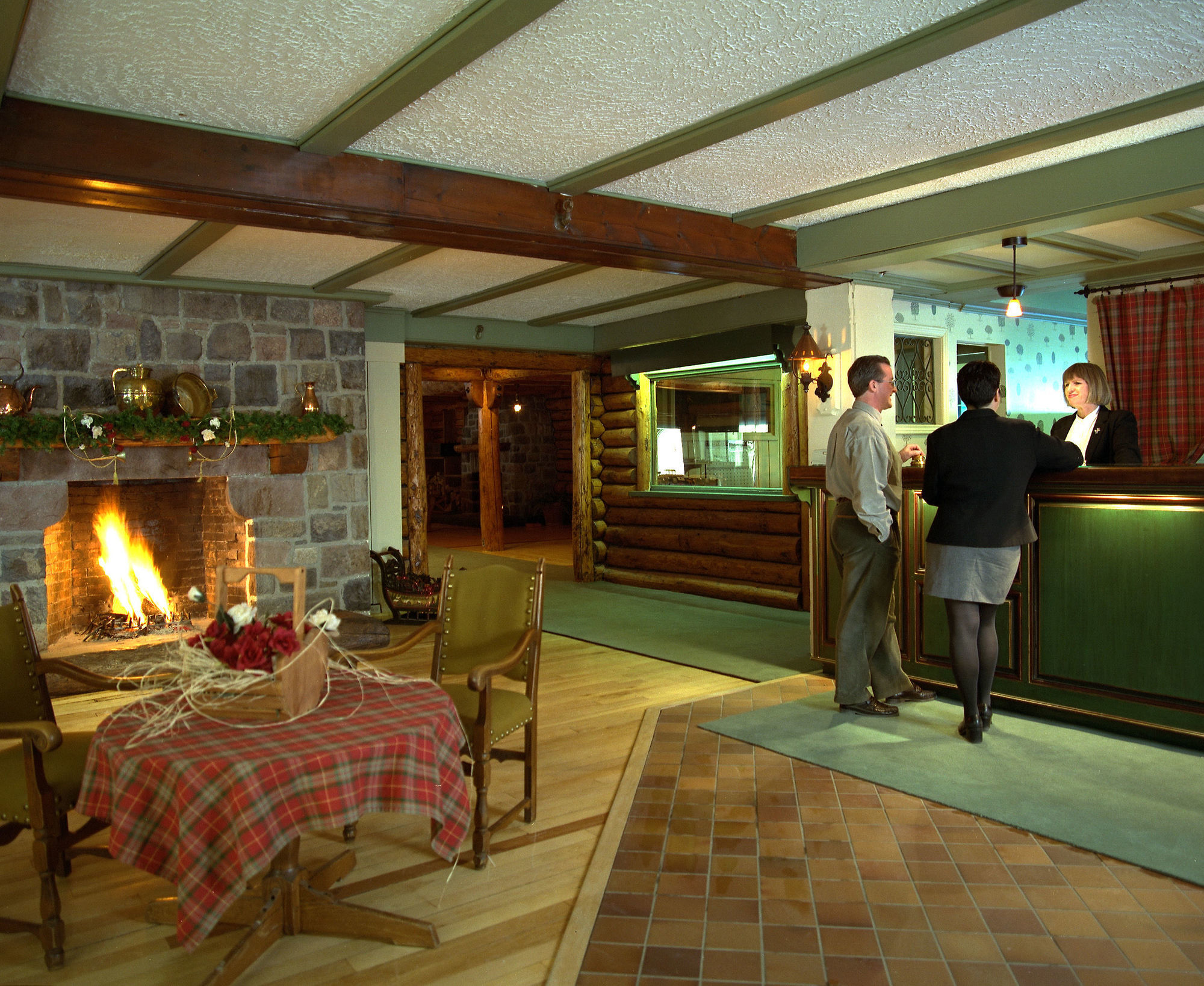 Auberge Alpine Inn Sainte-Adèle Екстериор снимка