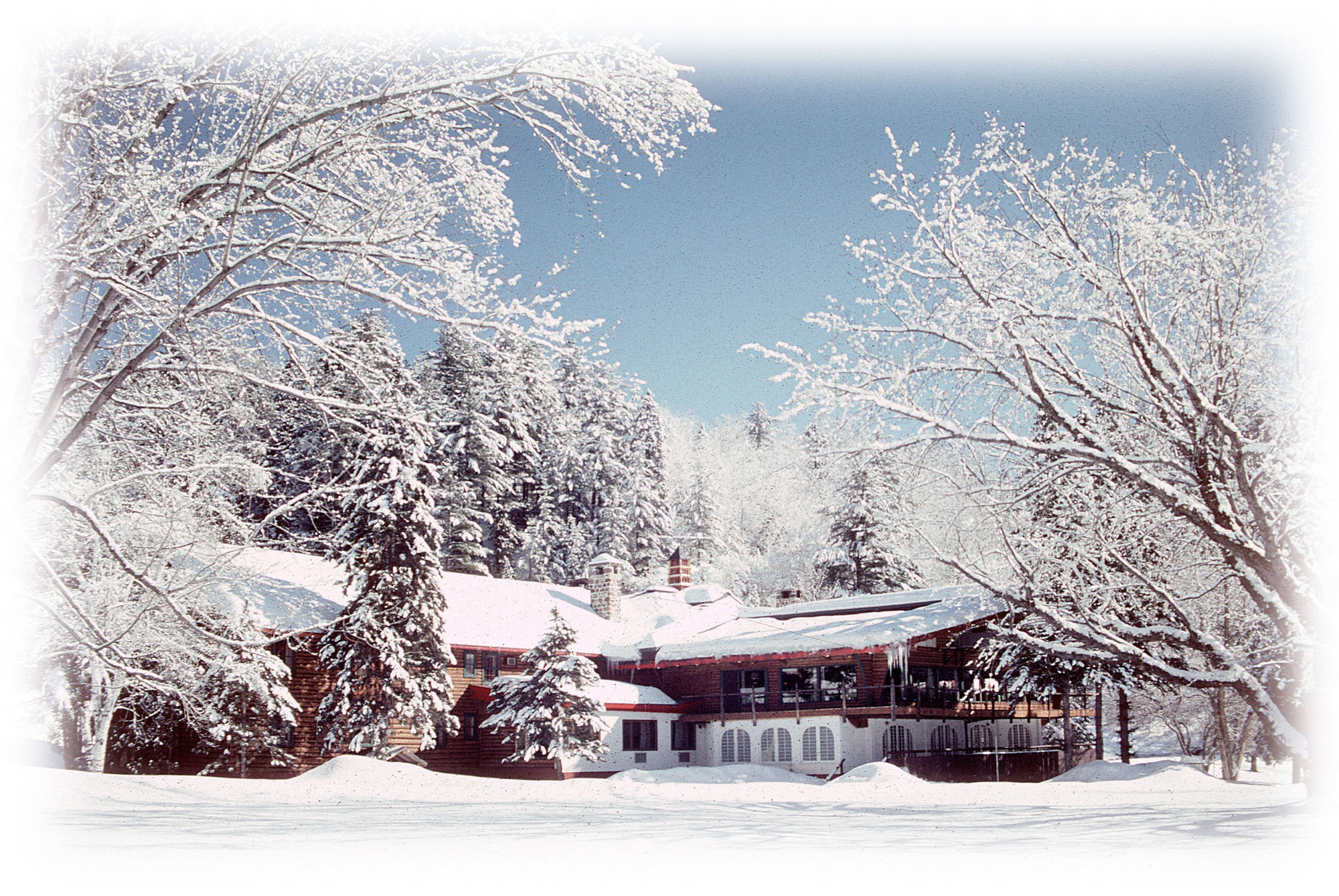 Auberge Alpine Inn Sainte-Adèle Екстериор снимка